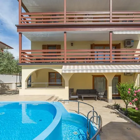 Appartement Family-friendly With Swimming Pool Novigrad - 11242 *