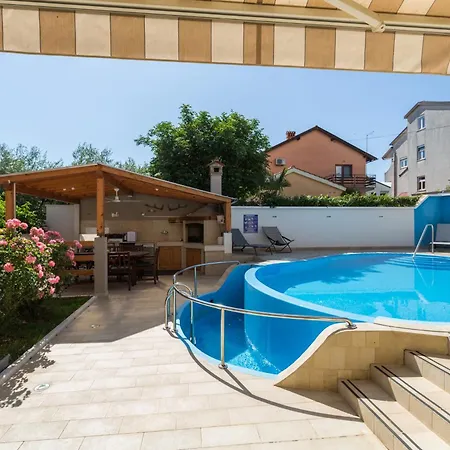 Appartement Family-friendly With Swimming Pool Novigrad - 11242