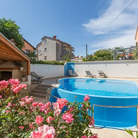 Family-friendly With Swimming Pool Novigrad - 11242