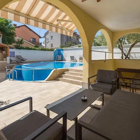Family-friendly With Swimming Pool Novigrad - 11242 Διαμέρισμα *
