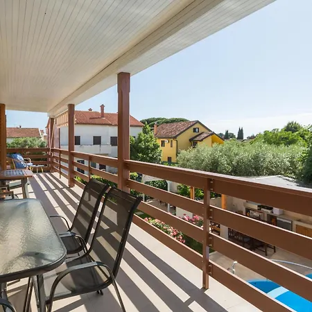 Διαμέρισμα Family-friendly With Swimming Pool Novigrad - 11242