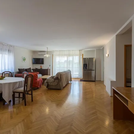 Family-friendly With Swimming Pool Novigrad - 11242