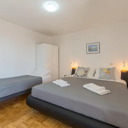 Family-friendly With Swimming Pool Novigrad - 11242 Διαμέρισμα