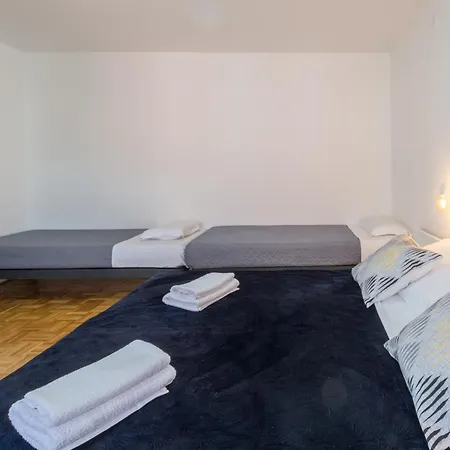 Διαμέρισμα Family-friendly With Swimming Pool Novigrad - 11242