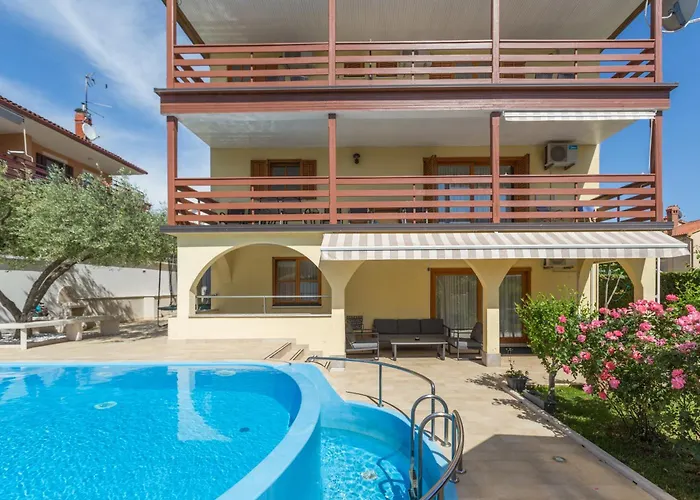 Apartman Family-friendly With Swimming Pool Novigrad - 11242 *