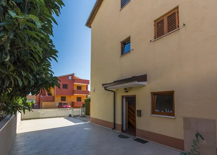 Family-friendly With Swimming Pool Novigrad - 11242 Novigrad (Istria)