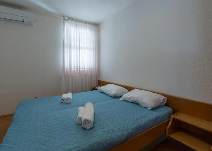 Family-friendly With Swimming Pool Novigrad - 11242 Apartman *