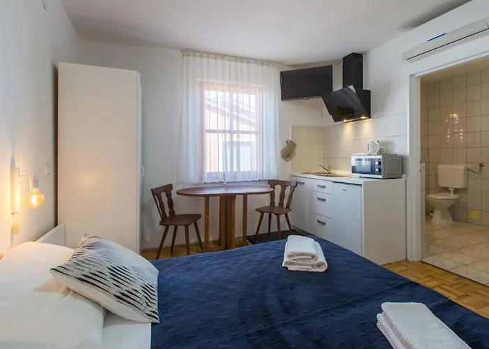 Family-friendly With Swimming Pool Novigrad - 11242 Apartman Novigrad (Istria)