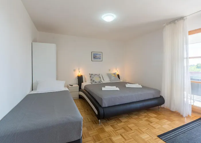 Family-friendly With Swimming Pool Novigrad - 11242